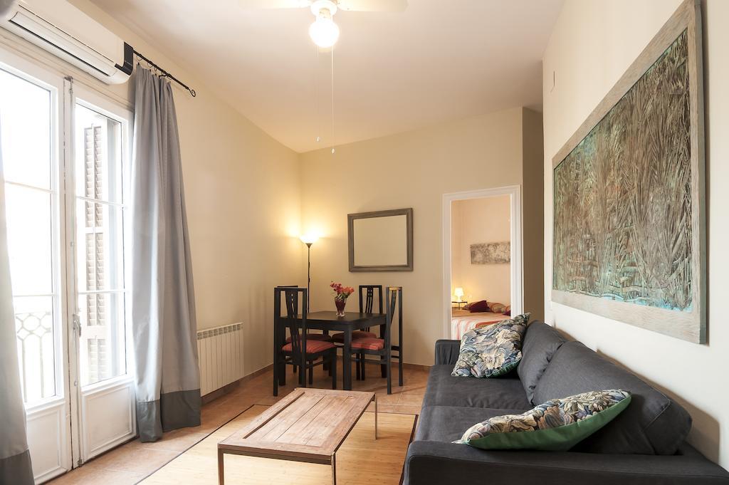 Gaudi Apartment 9 Barcelona Phòng bức ảnh