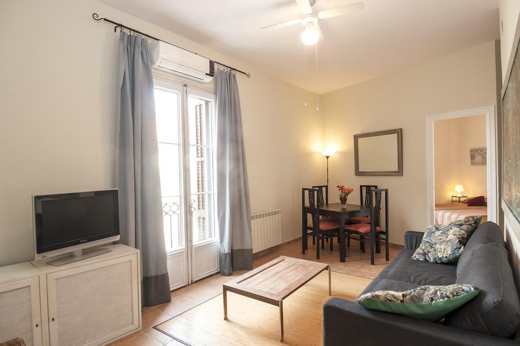 Gaudi Apartment 9 Barcelona Ngoại thất bức ảnh